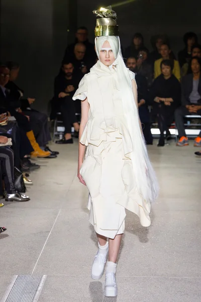 Look 1